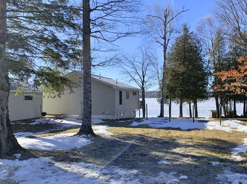 Camp Bay Cottage on South Manistique Lake