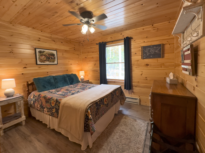 Sunken Island Cottage bedroom