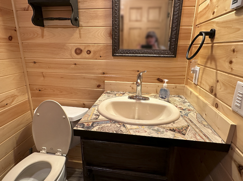 Sunken Island Cottage master bathroom