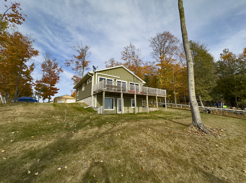 Sunken Island Cottage exterior view